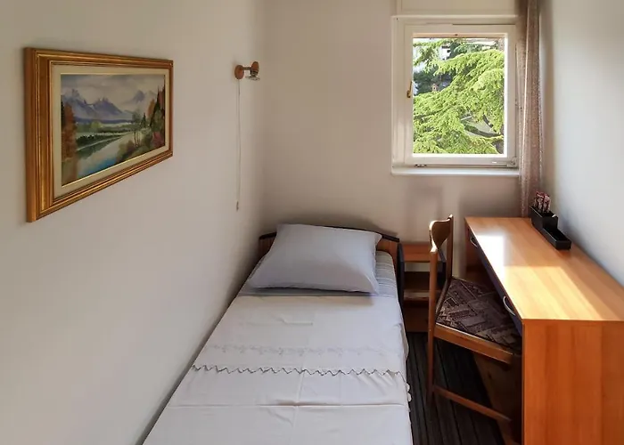 Lilly アパート *