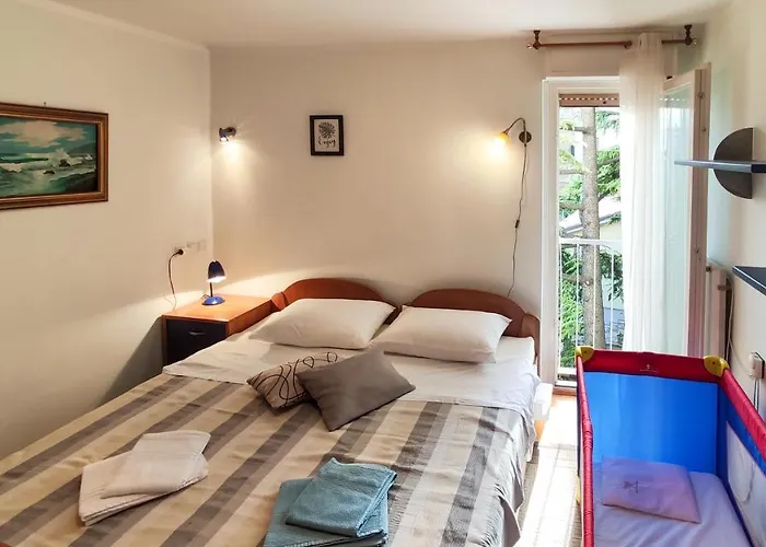 Lilly アパート *